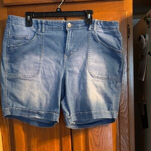 Gloria Vanderbilt Light Blue Jean Shorts